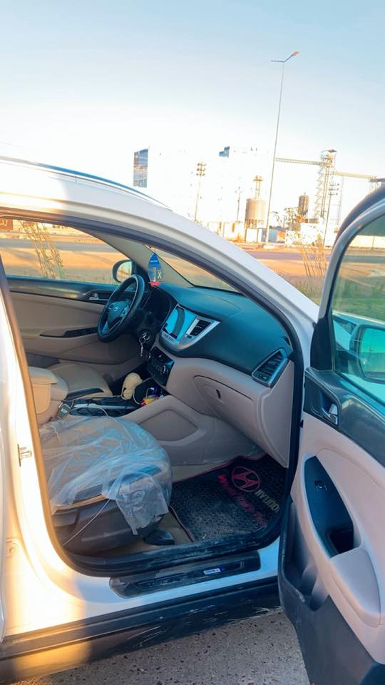 * السلام عليكم 

* هونداي توسان 2018 خليجي على وضع الشركة
* ماشية 118 الف حقيقي 
* مكفولة كفالة عامة جديدة بمعنى الكلمة 
* رقم بغداد بأسمي 
* سنوية لغاية 2029
* ‎محرك ٢٠٠٠ دوش- 
* ‎قطعتين تبريد -
* ‎حساسات خلفي- 
* ‎تحكمات ستيرن -
* ‎مري شفط- 
* يدات نيكل
* ويل حجم 18
* السعر ( 190$ ) مكان السيارة بابل مركز المدينة 
* الي يحب يتواصل على رقمي الخاص أتصال أو واتساب الشراي بي خير أو يدلل( *********** )
