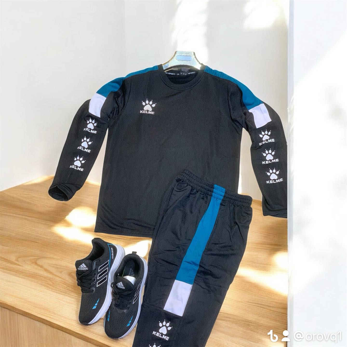 تراك بجامة 
ب 10 الف 
مفرد 
جملة
تجهيز فريق لون واحد 
فقط ب 10 الف 
تخفيضات 
✅⭕️✅⭕️✅⭕️
اخوكم الحكم محمد جاسم للتجهيزات الرياضية
***********
