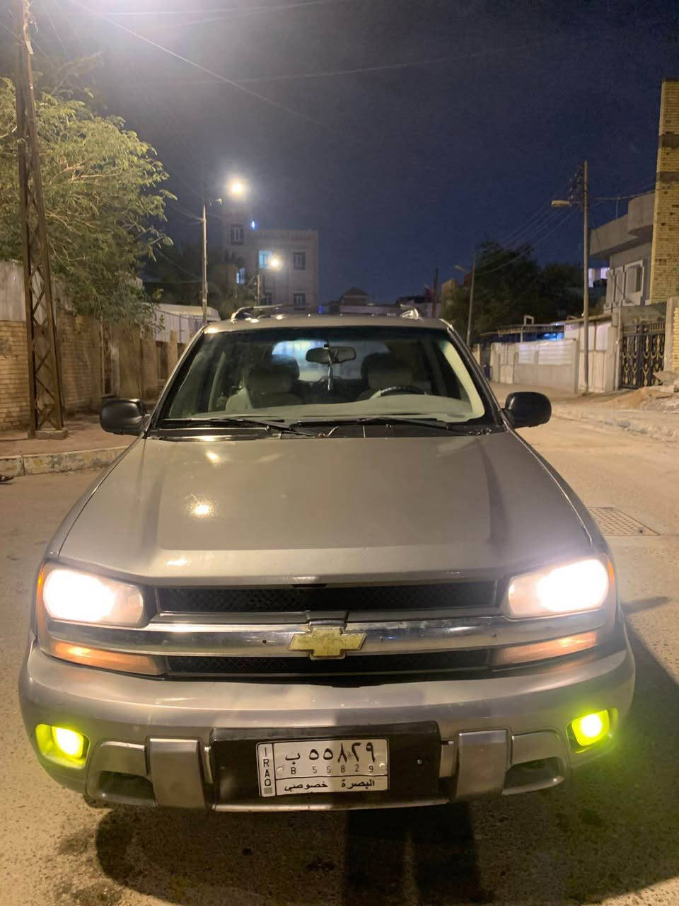 بلايزر 
مديل 2009 
مرقمة بصرة حره تحويل السنوية 2027
السيارة مكينة وكير بطة 2،5احسن من مكينته من الناحيه العمليه 
حدادة تايرات 90‎%‎ 
السيارة مثل ما موضح امامكم صبغتها حلوه بس بيها جراد صفحه 
كهربائياتها اغلبها شغاله لكن بيها بعض النقوصات بسبب التحوير 

السعر 62 ورقة وقابل للتفاوض 
للأستفسار *********** البصرة, العراق
