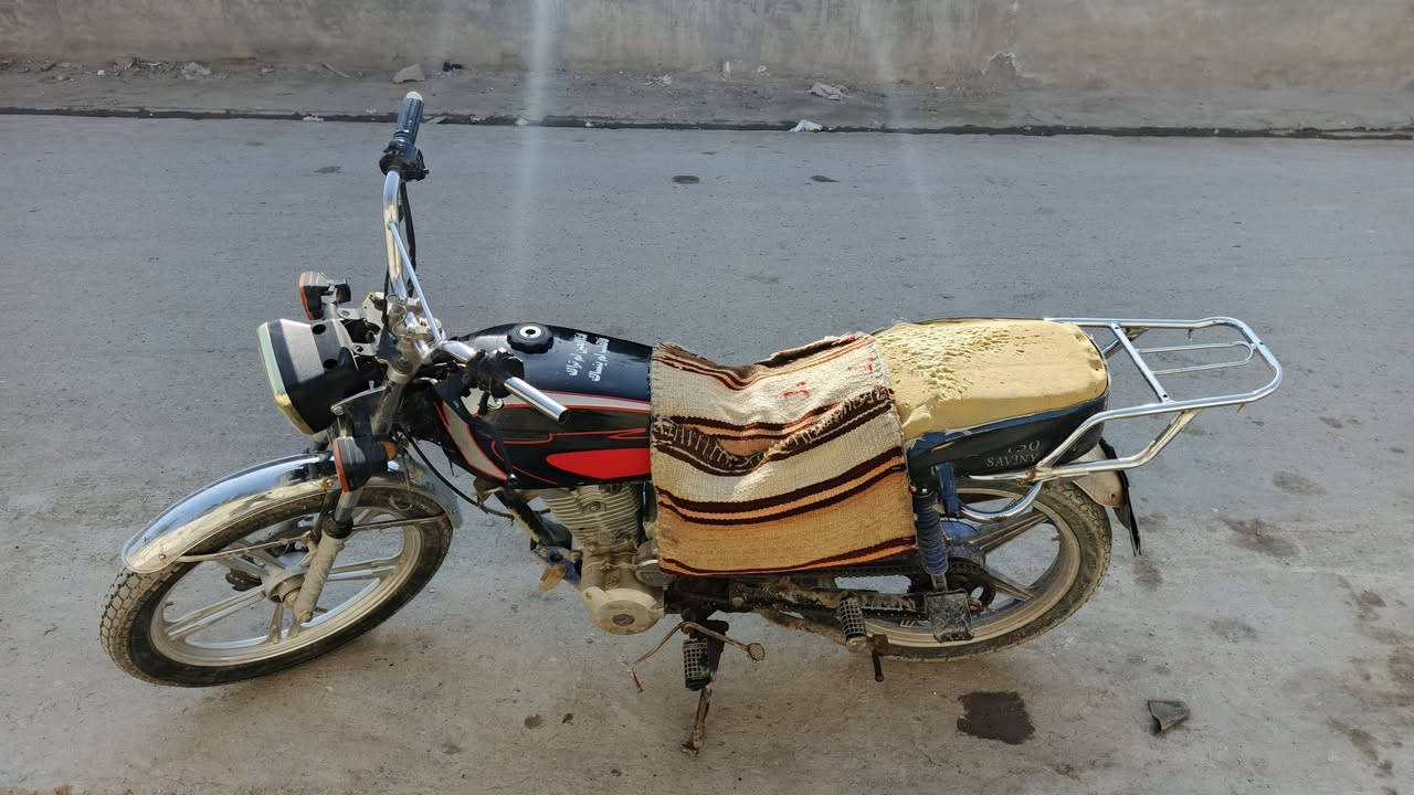 السلام عليكم دراجه سيفان للبيع دراجه ما مفتوحه شرط شلعه معدل اتصال ودلل  . رقمي ***********
