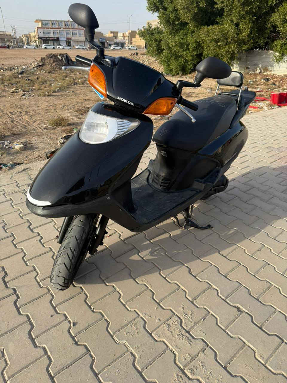 سبيسي ياباني نظيفة مفتوحة اول مرة رايمر كهربائيات كلهه شغالة سلف و هندر كيلو متر كيج بانزين  قفل ستيرن وقفل جنطة كله شغال واي نقص مابيهه
العنوان كوت داموك شارع الطشاش 
الهاتف ***********
