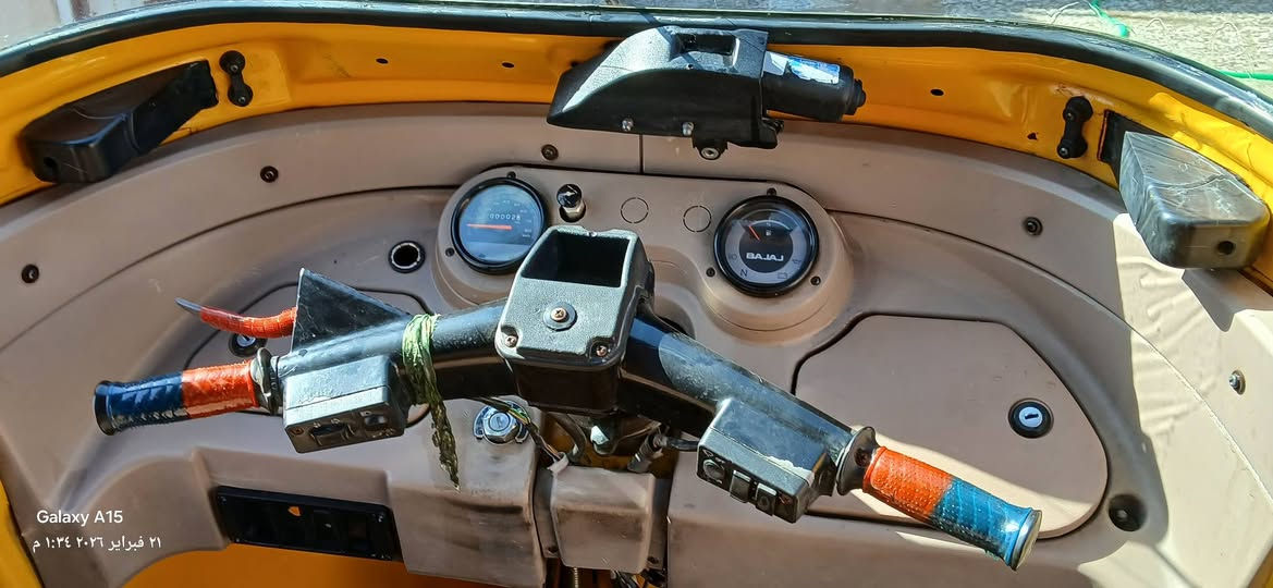 السلام عليكم  تكتك موديل ٢٠ شهر ١٢
رقم انكليزي بسمي تحويل ثاني يوم بيهه ظربه خفيفه بل صفحه مكينه لاتبخير  ولا تنقيص  باتري جديد لقم دبلات كله جديد 
السعر ٦ملاين وبيها مجال قليل حك الجيه مكاني حي النصر السياحي ***********
