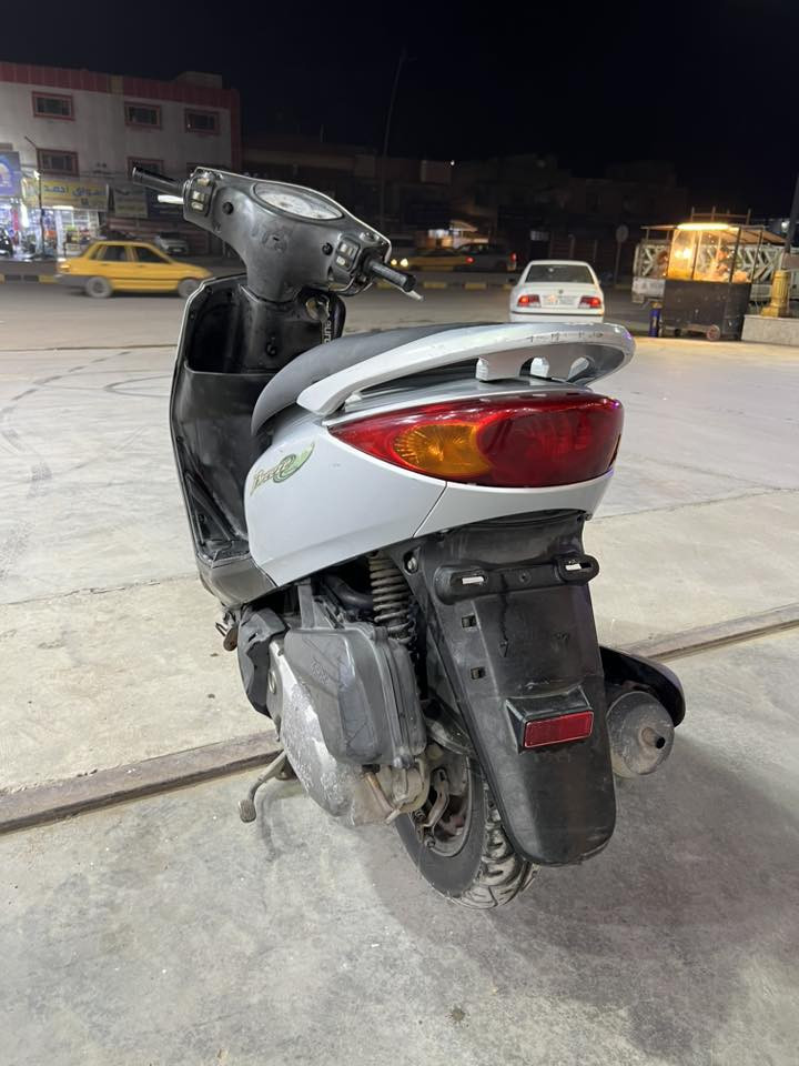 سلام عليكم 
بريز لايت عالي
نوزل 2010
مكفوله من كل شي
دراجه جديده
ما صارلها هواي من نازله من الرمبه
سعرها مليون وبيها مجال
‏*********** 
مكاني ب مشتل
متوفر على الواتساب
