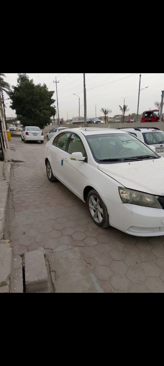 السلام عليكم 
ام كراند C7 2014
بيها ضربه خفيفه بيبان ثنين وجاملغ
تبريد السياره حلوه ونضيفه شوفت عينك
السعر 48
السياره رقم بغداد مشروع وطني
راعي السياره صديقي يريد تحويل
مكانها البصره 
الرقم
*********** البصرة, العراق
