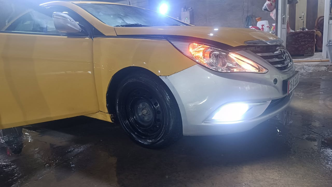 سلام عليكم
سوناتا موديل 13 محدث 14 رقم بابل الجديد 

حادثها فقط بنيد و جاملغ الايمن الباقي ليبل واحد 

مكينه شغل درجه اولى مشتغلها قبل فتره مكينتها  تيربو انسى الصرف والدونس 

كير خير من الله 

حداديه امامي خلفي جديد مبدلها

تخم تاير جديد 

باتري جديد 

غرفتها جلد رصاصي كشنات تدفئه و كهرباء الامامي 

تبريد فقط صونده مظروبه المنظومه جديده بدلتها و عفته مكملته 

سياره  مشتغلها جديد ما مخلي بيها نقص

مكاني بالحله المركز 

مصفره غرامات 

معروضه 100 وبيها مجال جدا قليل

***********
