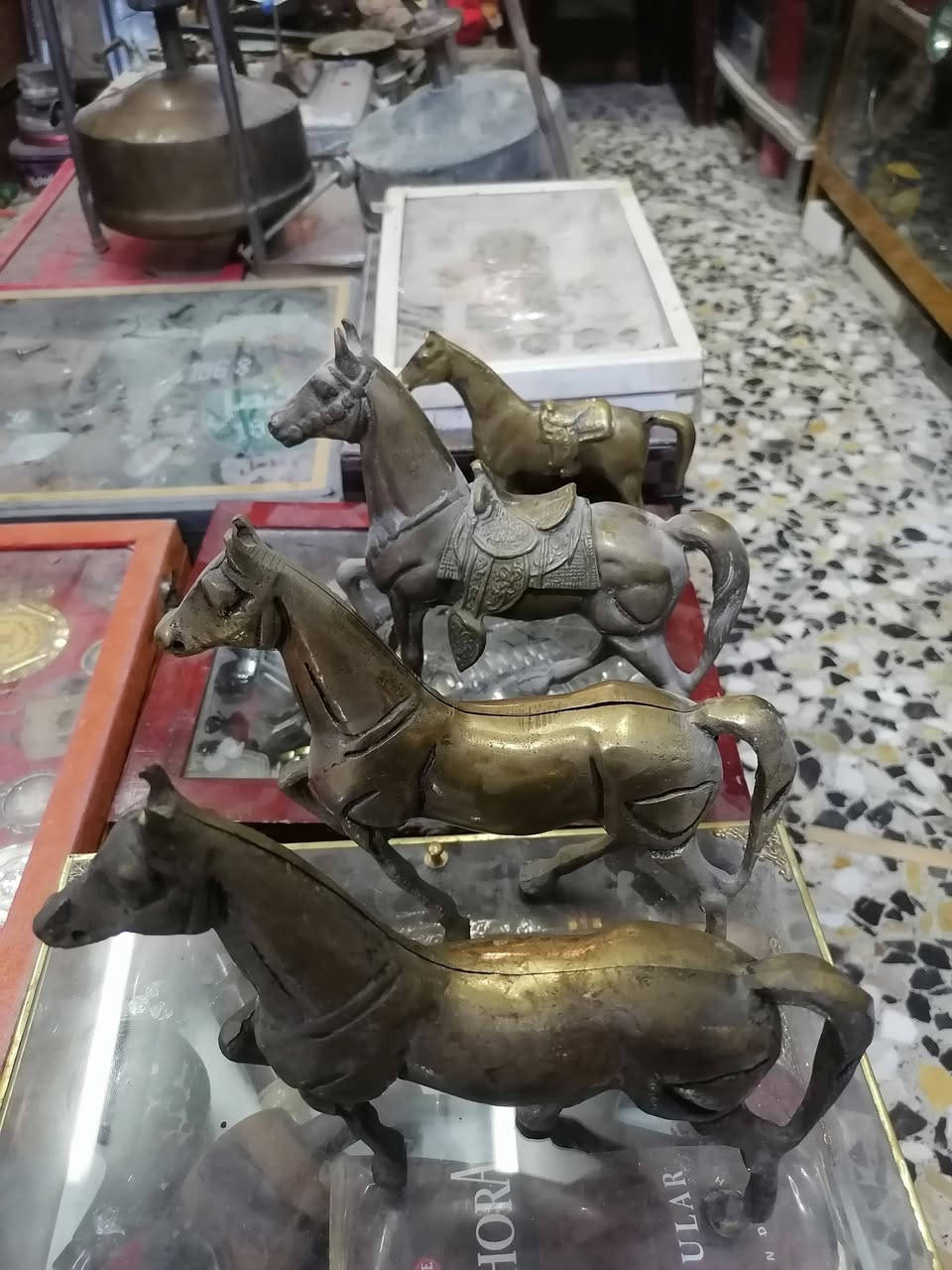 وجبات فردية جديدة وبعد أكو الأجمل والاروع انتضروا الجديد 🖼️😍
. 
تشكيلة متنوعة من اندر واقدم التلفونات الارضية 
القطع اصلية وانتيكا💯 
القرص يفتر والتلفون بحالة ممتازة
لصور وتفاصيل اكثر تواصلو ويانا ✅
.
القطع محدودة جدا 
.
للاستفسار عن التفاصيل والأسعار تواصل على خاص او واتساب *********** 📞
. 
لا يتوفر توصيل نعتذر منكم 🏍️🚳

