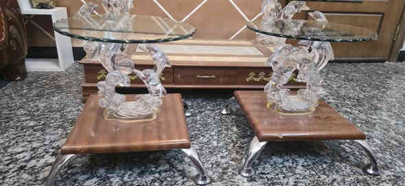 طبله زجاجيه بسعر 90,000 المكان الغزاليه رقم الهاتف***********
