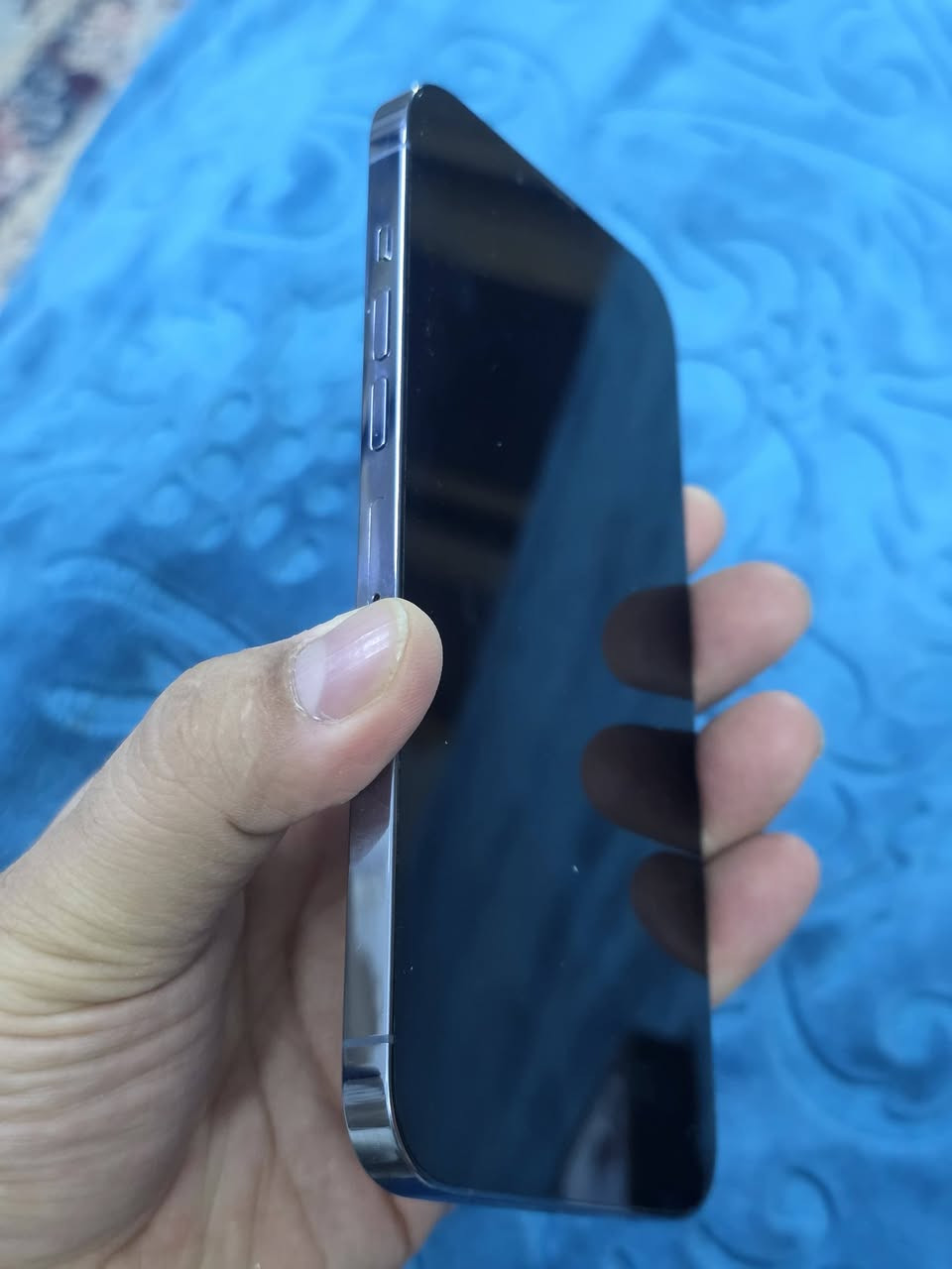 للبيع ايفون 13 برو ماكس نظيف جدا
لون سمائي
ذاكرة 128
ملحقات کارتون الاصلي + كيبل شحن
بطارية 75%
الجهاز نظيف وغير مفتوح وما داخل تصليح نهائيا 
العنوان حي الجهاد او الكرادة
السعر 700 الف
*********** متوفر واتساب
