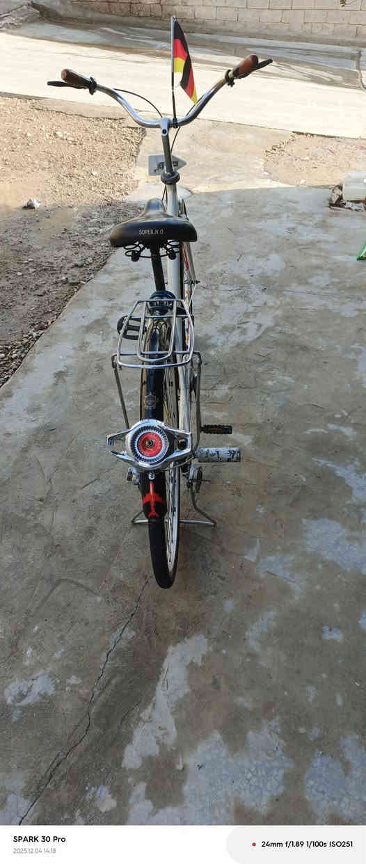 السلام عليكم شباب بايسكل ياباني للبيع السعر 100 العنوان ديالى خانقين ملك شاء رقم هاتف***********
