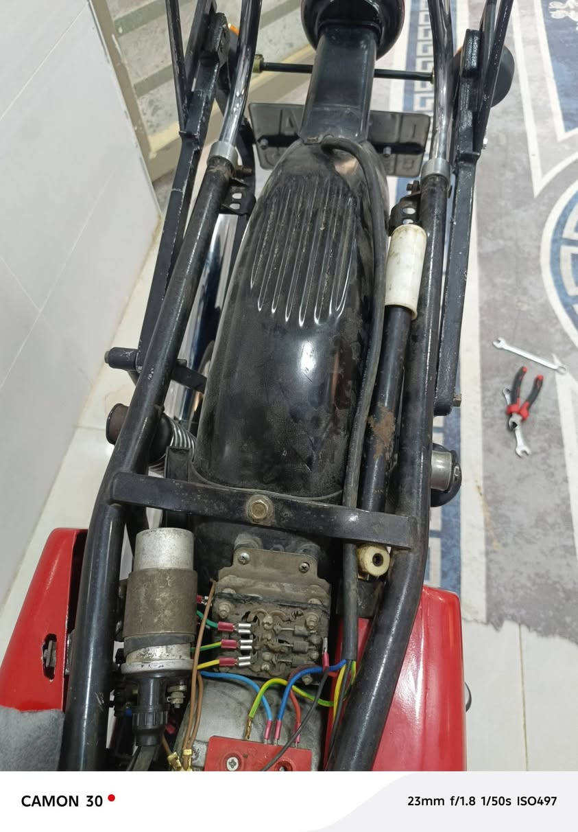 سلام عليكم ماطور 84للبيع اخوان ماطور راس وجعب المانيه حته البراغي وتايرات كله من طول لطول الماني دينمو وارميجر سايس 1عل فتح شرط بي شغلتين مو المانيات شاصي قرطت صبغ مابي وبي نقطه بل خشم فقط اخوان الماطور بدون ابيع رقمه وحد سعره 4ونص بدون وبي مجال حك جيه مكاني نجف ***********
