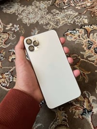 ايفون ١١ برو ماكس شرق اوسط كفاله عامه من الزلغ والفتح  نظافة ١٠٠٪؜  بط...