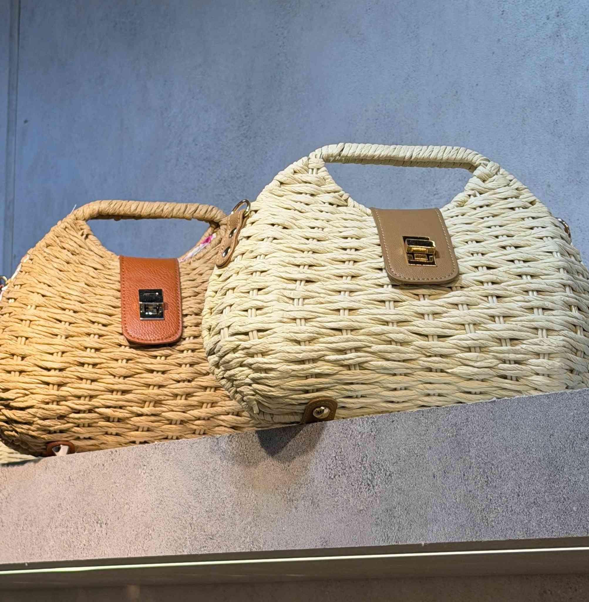 جنطة خوص شغل من الطراز الرفيع 😍
متوفرة ب 22 موديل 
كل موديل لونين ( اللون البيجي واللون الجوزي )
الدرزن 12 قطعة 
https://t.me/waka45r


**إذا كنت صاحب هذا الإعلان وتريد حذفه لأي سبب، رجاءا أرسل رسالة إلى الدعم الفني**