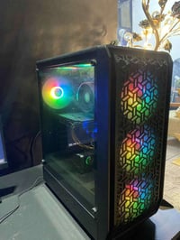 تجميعة العاب مع شاشة و سماعة هدست نضيفة جدا   المواصفات  Rx 6500xt  R5...