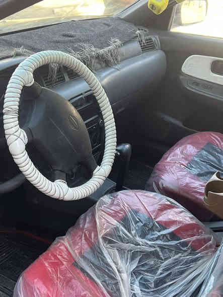 سلام عليكم نيسان سني للبيع  كير اوتو ماتيك سنويه عضو معاج سياره دفتر بانزين بيها كير شرط محرك بي صرف بخار كهربائيات كلها شغاله جاهزا السعر 26وبيها مجال رقم الهاتف *********** وبي وتساب
