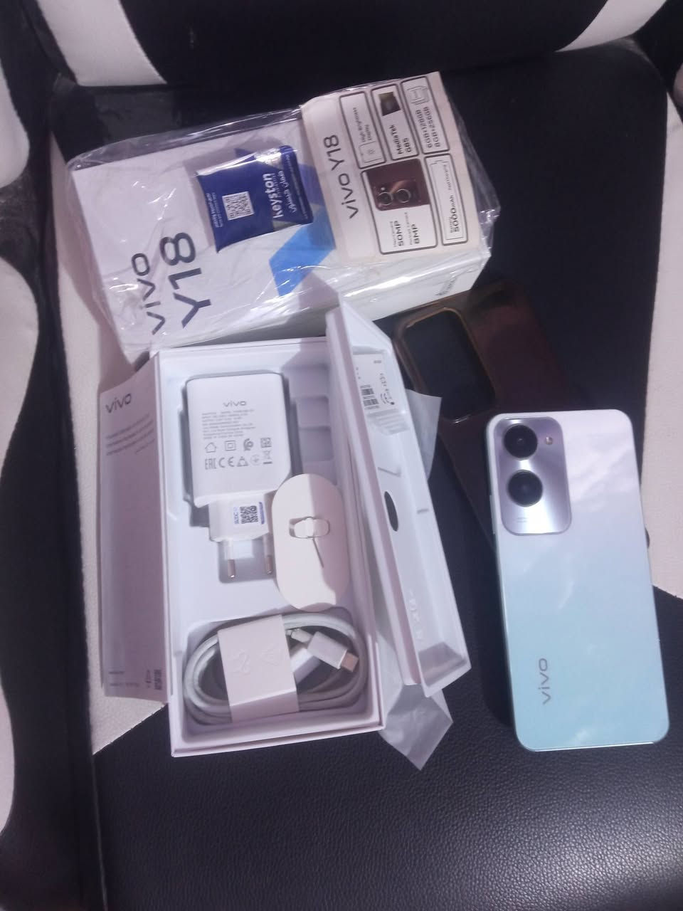 vivo Y18 ذاكره 256 رام 8+8 بطاريه 5تالاف يدعم خط امنيه اغراضه كامله جهاز نضيف  ماخذه من الشركه سعره 225 وبيه مجال مكاني نجف شراي يجي خاص


**إذا كنت صاحب هذا الإعلان وتريد حذفه لأي سبب، رجاءا أرسل رسالة إلى الدعم الفني**
