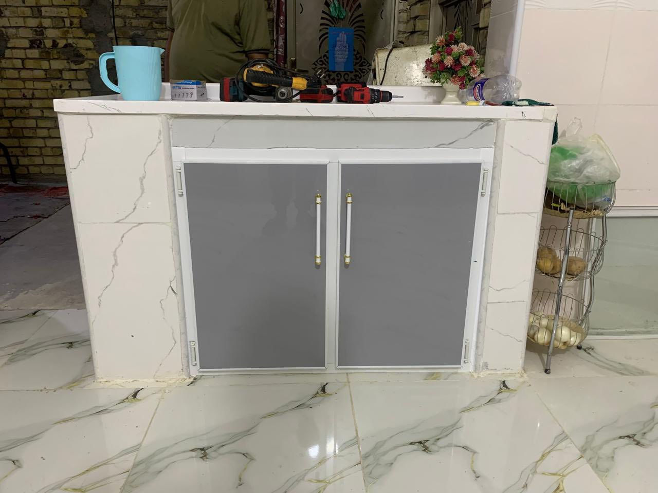 نعمل من أجل خدمتكم
إلى كل من يرغب في إعادة ترتيب مطبخه أو "الكاونتر" ويجد صعوبة في نقله إلى المعمل؛ يعلن لكم معمل الرسول، بكادر متميز وذو خبرة طويلة، عن استعداده لتصليح مطابخكم وإعادتها كالجديدة تماماً.

خدماتنا تشمل:
1. ترتيب وتصليح شامل لكافة الأجزاء.
2. تجديد المظهر: تبديل الألوان والديكورات حسب الرغبة.
3. الأسطح: تبديل المرمر، أو تركيب مرمر جديد، أو "كوارتز".
4. الاستبدال: شراء المطبخ القديم واستبداله بآخر جديد كلياً وبأفضل المواصفات.
5. المرونة: التصليح موقعياً في منزلكم، أو النقل للمعمل حسب طلب الزبون.

لماذا تختاروننا؟
• أسعار مناسبة جداً ترضي الجميع.
• إتقان العمل والالتزام التام بالطلب.
• غايتنا الأولى هي رضا الزبائن وخدمتكم.

للتواصل والاستفسار:
يرجى الاتصال أو المراسلة عبر الواتساب على الأرقام التالية:
📞 ***********
 📞 ***********

                               📍 الموقع:     #النعمانية_حي_الخطيب_مجاور_مدرسة_النخيل.

                       #نعمل_من_أجل_خدمتكم
