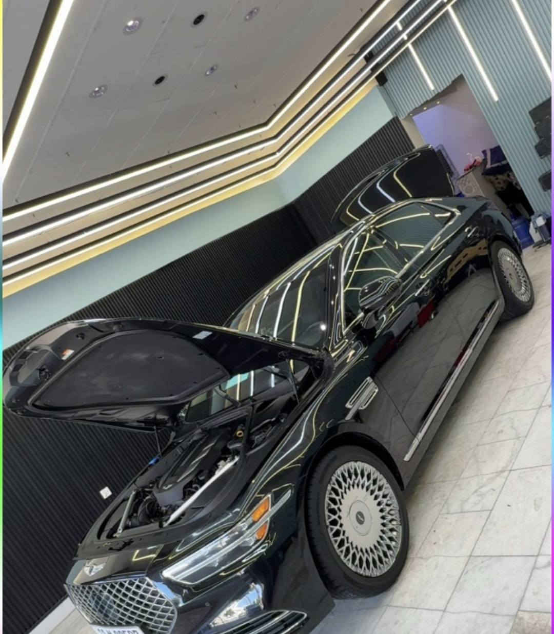 السلام عليكم شباب ..
Genesis g90 2020 
مرقم بغداد الرقم الجديد
السياره ٦ سلندر تون توربو ماشية ٤٣ الف 
حادثها جاملغ خلفي مصبوغ وباب خلفي مبدل نفس لون.يعني قطعه صبغ فقط..السيارة عليها ادامة كاملة .صدر كامل .تخم تاير هانكوك كامل. حتى باتري جديد اصلي مابيها اي نقص ..
السياره مغلفة بي بي اف حماية ابو ٨ ونص مو العادي  ضمان ١٠ سنوات ..السعر ٣٨ وبيها مجال للشراي 
***********
***********
مكان السياره بغداد السيديه /الجادرية
