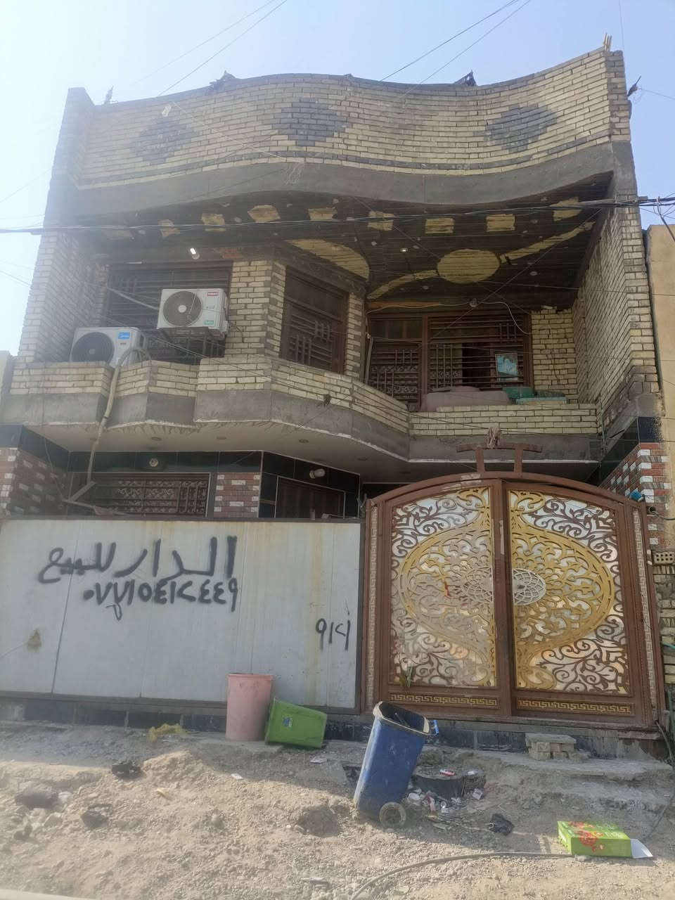 دار طابقين ونصف للبيع قطاع 53 شارع مطعم هبي تايم 144متر للاستفسار ***********
