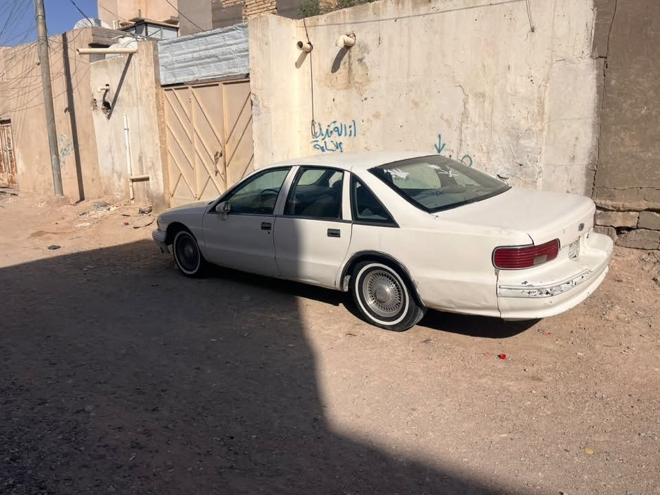السلام عليكم دولفين مجول سياره كير مكينه كلش حلوات مكينته بيه حماوه واتر بمه كايم ابيعك هل موجود سياره رقم بغداد نقل جثه سياره تمشي وطبيعي بس تحمله اذا مسافه بعيده او شي بديه الخارجي نضيف تخم تاير نقصه صاجيه مال دشبول مكان السياره البصره الزبير *********** سعره ١٥ورقه
