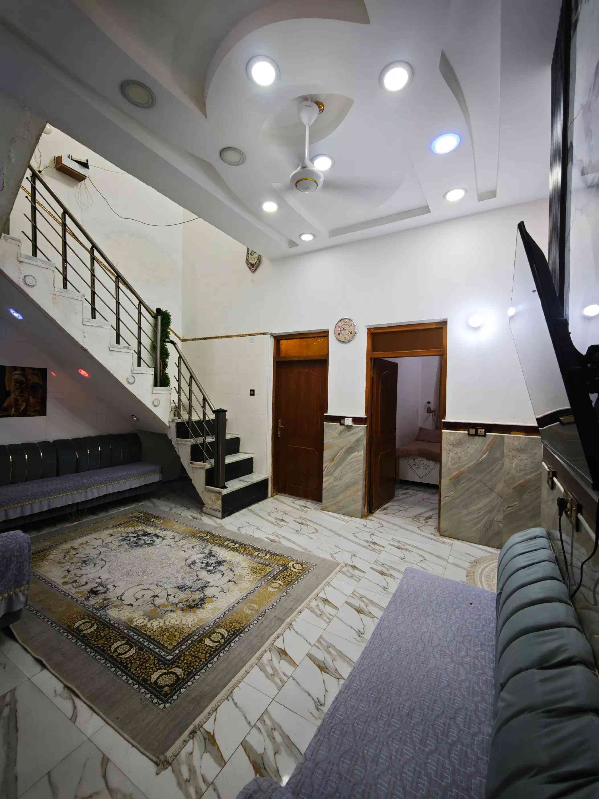 🏡 دار طابقين بناء حديث للبيع في الماجدية 🏡 📍 المنطقة: ميسان - العماره - الماجدية (شارع الجامع). 📍 شارع 15 - قرب مضيف الشيخ كاظم مشتت 📐 المساحة الكلية: 152 متر 📏 الواجهة: 7.5 متر. 🏗️ طابقين بناء حديث (الطابق الأول منجز عام 2020).⬇️  غرفتين نوم مريحة 🛏️🛏️ صالة داخلية واسعة + منور للتهوية والإضاءة الطبيعية ☀️ مطبخ مجهز بالكامل 🍳 استقبال ضيوف 🚪 طرمة🚘 صحيات(داخلية + خارجية) 🚽 ⬆️ الطابق الثاني: بناء (2023) 3 غرف نوم واسعة 🛏️🛏️🛏️ صالة 🛋️ مجموعة صحيات متكاملة 🚽 💵 السعر: 175 مليون دينار عراقي (قابل للتفاوض) 📞 للاستفسار والتواصل المباشر: للمزيد من التفاصيل أو لتنسيق موعد لمعاينة العقار، يرجى الاتصال بنا: ☎️ رقم الهاتف: *********** 🤳 واتساب أو اتصال مباشر أهلاً وسهلاً بكم، مكتبنا في خدمتكم دائماً لتقديم أفضل العروض #عقارات  #قطع_اراضي  #عقار  #بيع_و_شراء_عقارات #الشعب_الصيني_ماله_حل😂😂 

