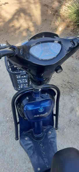 سلام عليكم بيسكل كهربائي كلش نضيف ستخدام قليل سعره ٢٧٥ وبي شويه مكاني قضاء المدينه ***********
