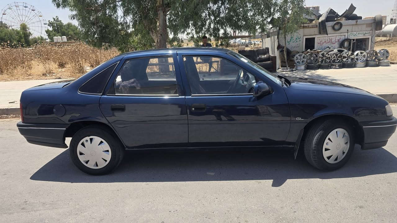 اوبل فكترا
حجم ١٦ قايش عريض
كير عادي كير محرك  شرط
كهربائية كلها شغاله 
صبغ عام جماليه شرط بدون دعم ومعجون 
سنويه خضره وشرط التحويل 
صدر امامي خلفي جديد جاهز 
سياره جاهز مجهزه للهزه 
عنوان موصل برطله 
***********/***********
