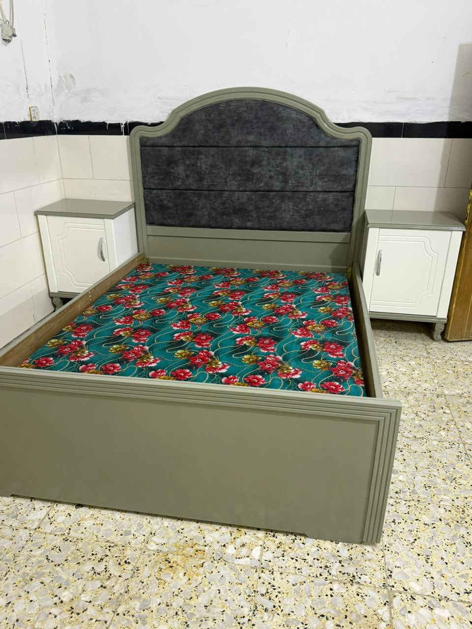 السلام عليكم متابعين معمل ومعرض الياسمين للأثاث العراقي
موديل حسب طلب احد الزبائن تصميم تركي شغل عراقي
العنوان بابل الحمزه الغربي قرب مدرسه ميسلون 
واتساب ***********
