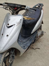 دراجة عصفورية للبيع كهربائيات كلها شغاله عوزه باتري فقط مبدل بوشة وبست...