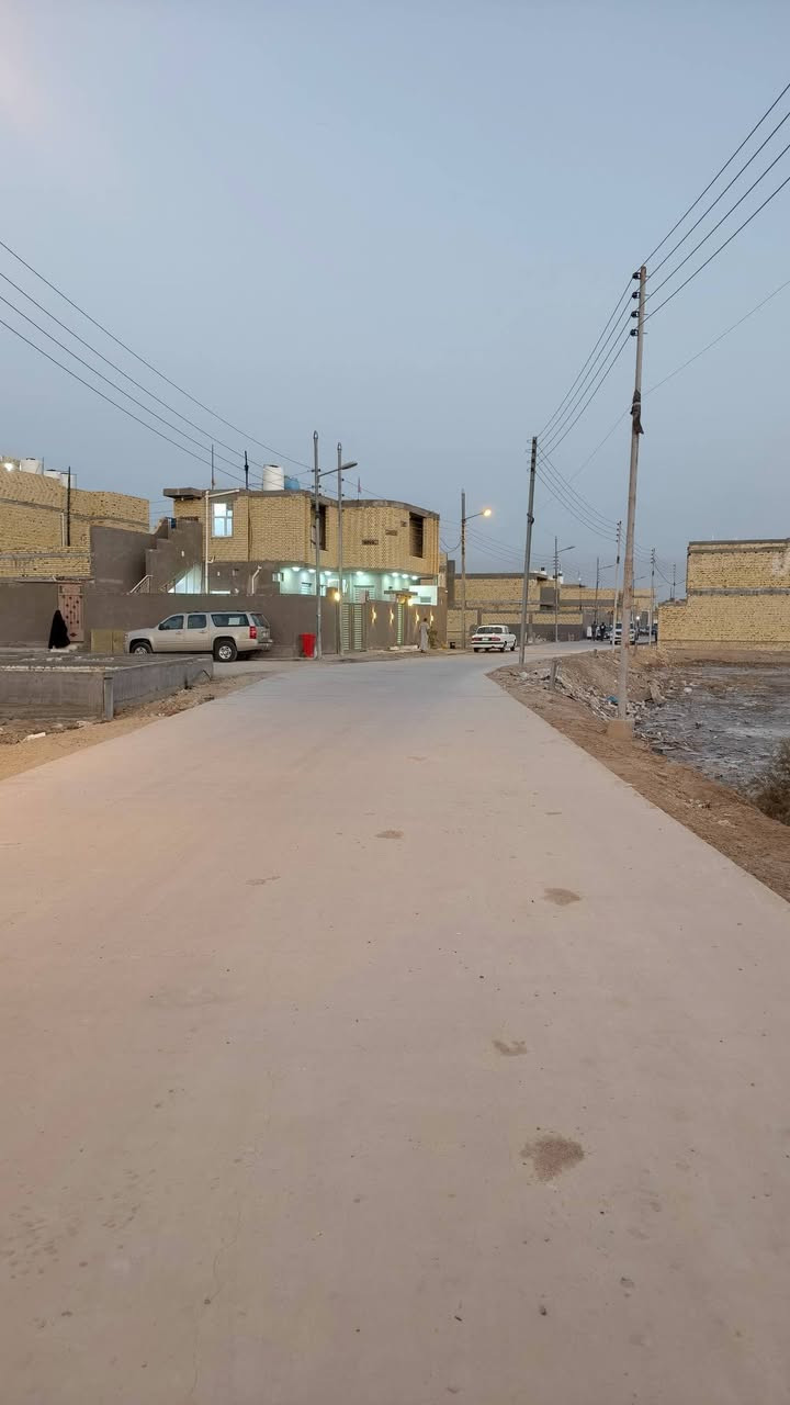 للبيع قطعة أرض زراعية سند رسمي (سند٢٥)في سوق الشيوخ–قرب جسر الصابئة،
تبعد عن الجسر تقريباً دقيقتين بالسيارة.
مساحة  قطعة:٢٠٠متر مربع
الشارع: مصبوب بالكامل مع إنارة وشبكة مجاري جاهزة
السعر: 45مليون دينار القطعة مع مجال بسيط للتفاوض
فرصة ممتازة للاستثمار أو البناء الزراعي.
للاستفسار خاص ***********
