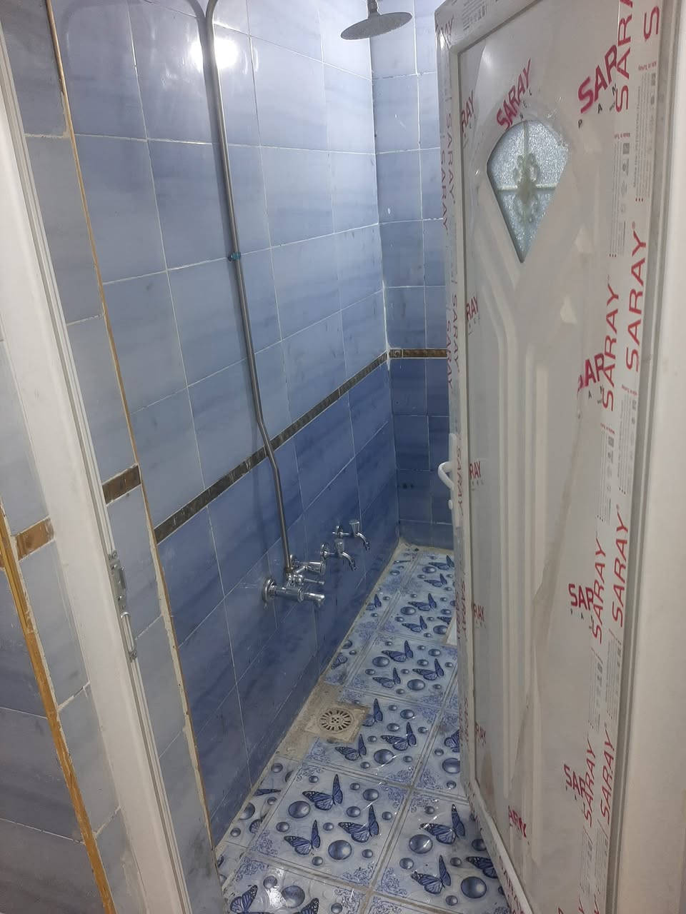 الإيجار الإيجار الإيجار فقط 
عرض جديد يوجد بنايه جديد حديث البناء 2024 تتكون من ٦ مشتملات 
٣ طابق ارضي و ٣ طابق اول كل مشتمل يتكون من غرفتين نوم وهول وصاله ومطبخ وصحيات ومنور متوفره كل الخدمات من ماء وكهرباء وتانكيت مي ومطور مي وجاهزه من كلشي ومامسكونت من قبل والي يجرهن حسب طلب تصبح مشتملات سكنيه او مدرسه اهليه او روضة او مجمع طبي لان الموقع مميز جدا في قلب ديالى بعقوبه المركز منطقه السراي القيصريه قرب شارع العام خريسان وقرب عياده الشعبيه البنايه تقع بين شارعين شارع العام خريسان وشارع القيصريه وأسعار اليجارت طابق ارضي ٣٠٠ الف وطابق االاول ٢٥٠ الف فقط والاستفسارات اكثر تعال لمكتب وشوفهن عنوان المكتب السراي منطقه القيصريه مقابيل البريد القديم مكتب سمير الربيعي العصر موجود فقط من ساعه ٣ ضهر الي ١٢ ليل والخاص مازنجر مفتوح لي ستفسار
***********
