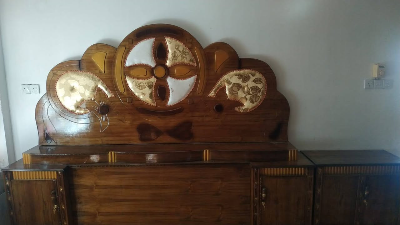 السلام عليكم غرف نوم شغل درجه اولى صبغ ثلاث الوان مثل ما مبين بالصوره استخدام قليل المكان بابل بكرلي 
رقم الهاتف/***********
