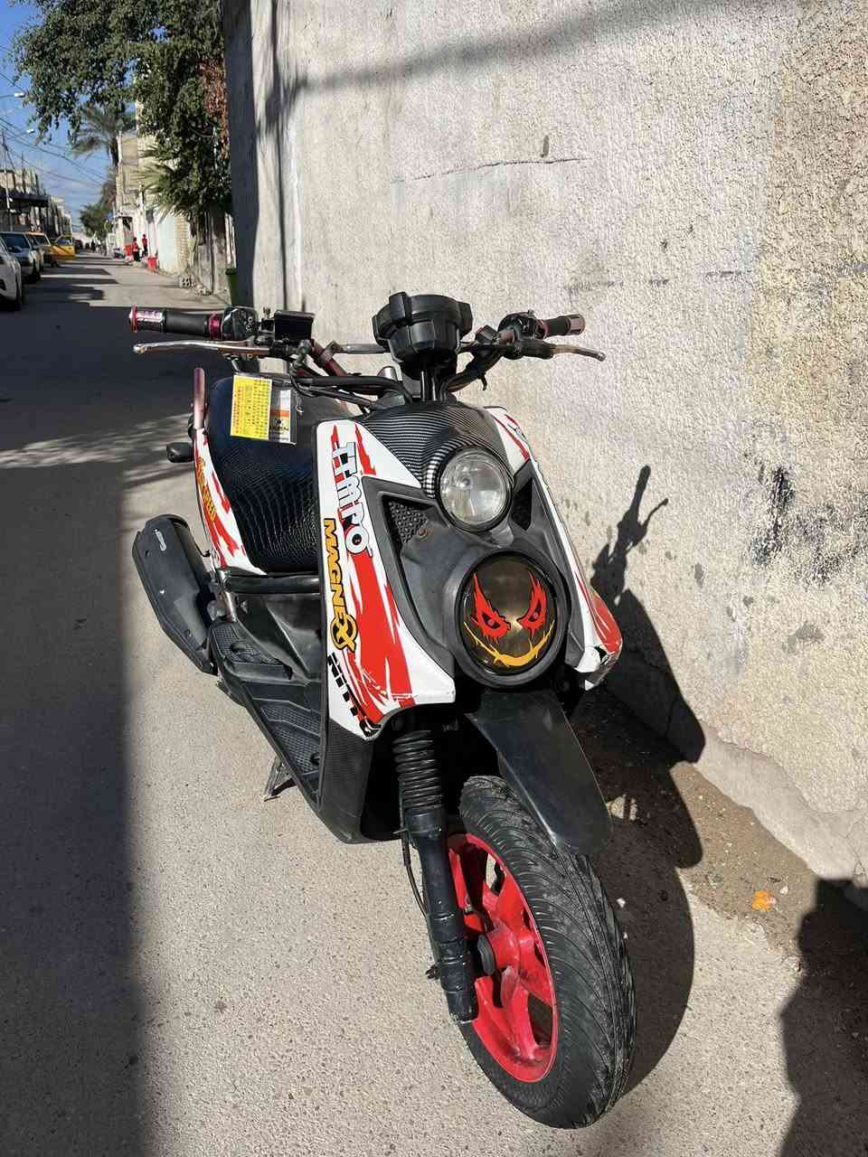 السلام عليكم شباب 
سكنس جبلي للبيع 
مكاني مدينه الصدر الجوادر 
الدراجه بيهه ستيرن رياضي اصلي كرزي 
يدات اصليات كرزيه 
قبق فلاوين ويدات سكليتر وبعد بيهه هواي نواعم 
السعر ب مليون وميه وخمسين 
الرقم بي واتساب فقط ***********
