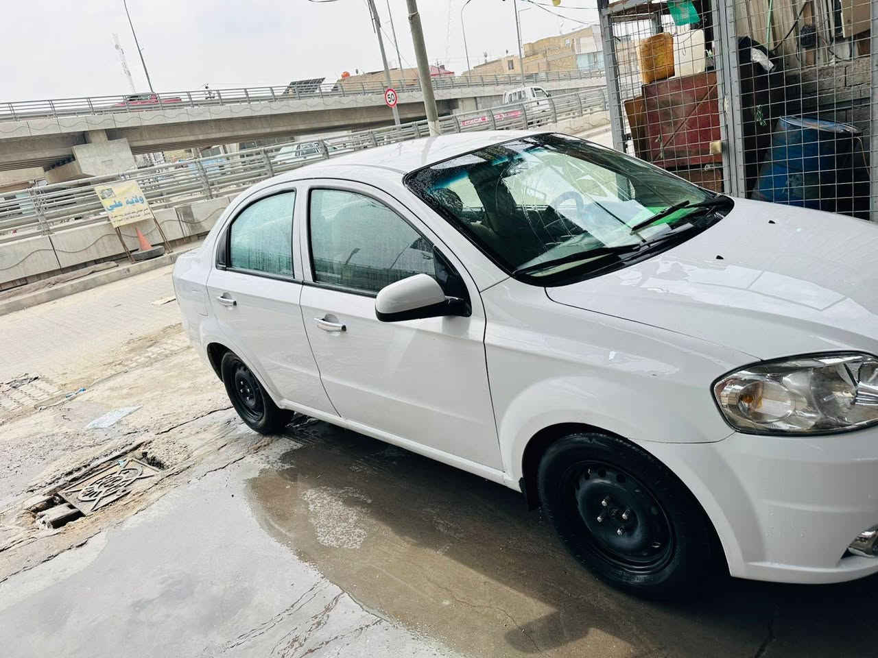 السلام عليكم 
@إشارة 
افيو 2011 خليجي  للبيع رقم بغداد الدولي محرك مفتوح وليس مسكر كير اوتوماتيك تبريد وتدفئه شغال سياره بيها قطع كما موضح ب سونار محرك وكير نضيفات تخم تايرات نضيف مكاني نجف التواصل واتساب او خط على هذا الرقم *********** السعر 67وبيها مجال
