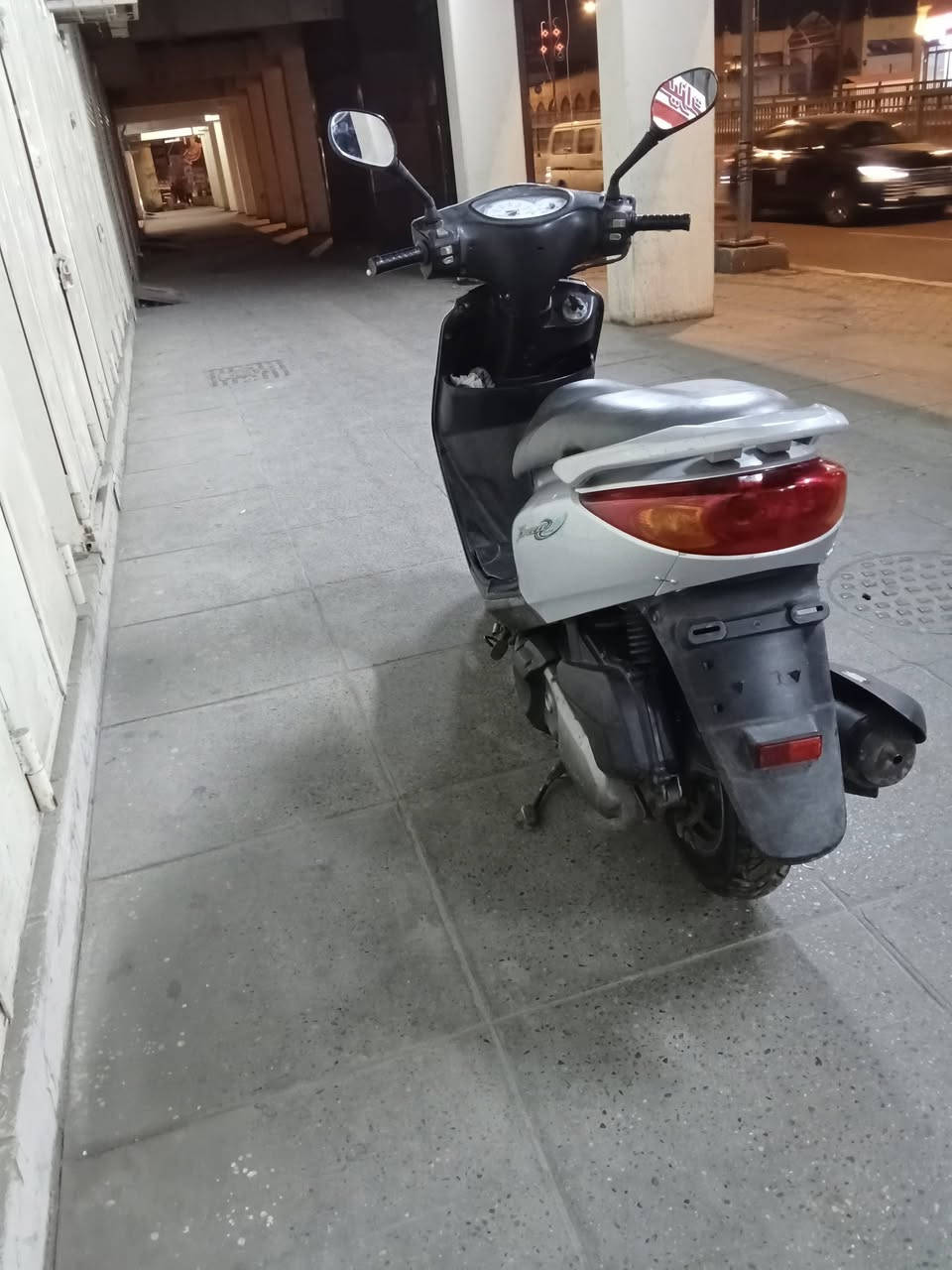 السلام عليكم شباب دراجة ابريز نوزل مكفولة كفالة عامة كلهه ابلادية وكلهة شغالة صارلهة  اسبوعين من امنزلهة رمبة وبعدهه على وضعية الرمبة جديدة بمعنة الكلمة ماشية 23الف بس يعني شي قليل ماشية العنوان بغداد باب المعضم ولا ستفسار ***********
