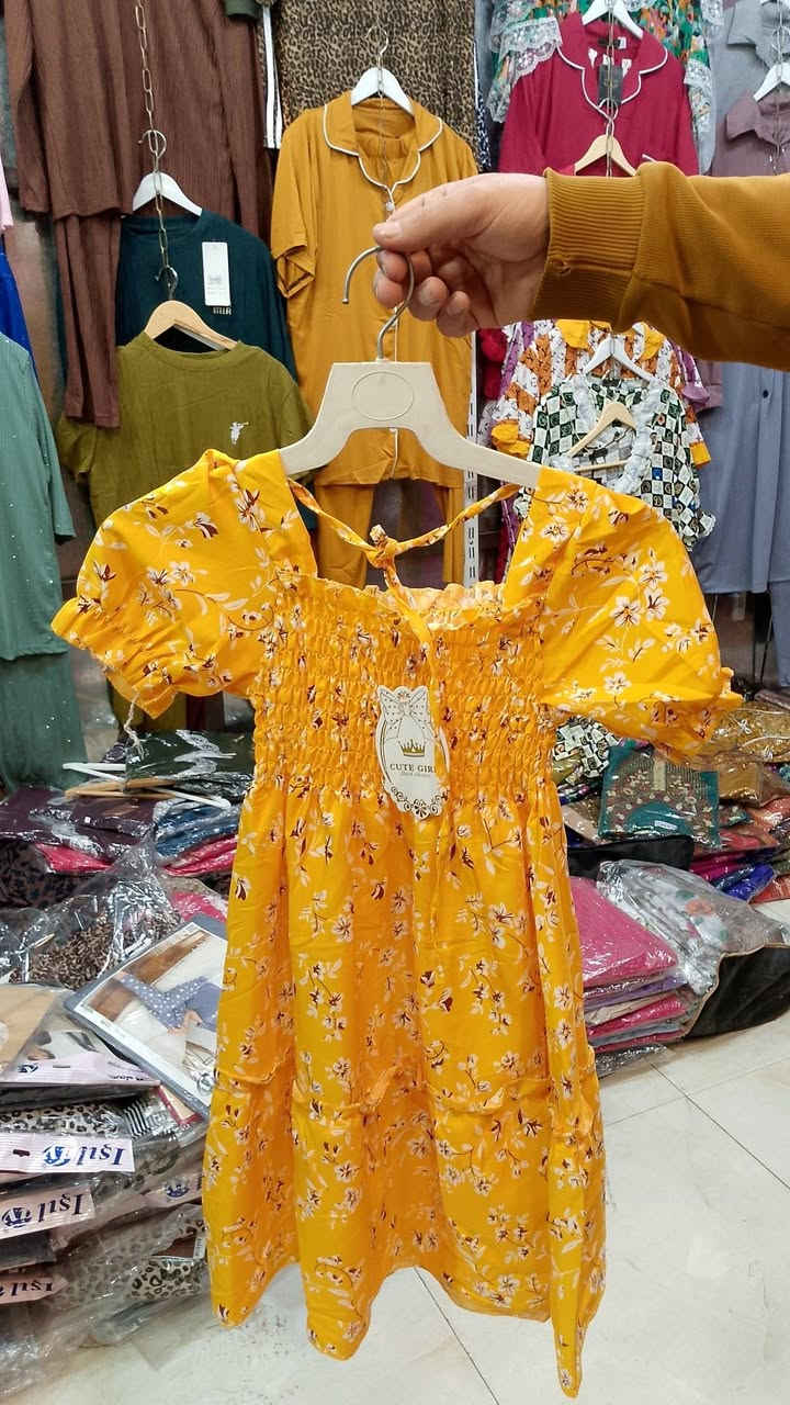 توفر عدنه 🥰 فستان بنات صالح
وتتوفر جميع وموديلات الوان🌹
يعني جمال نزاكه😍😍 يمنه وبس
يلبس من عمر 2 سنه _ 8 سنه 
العنوان شارع مصرف مقابل مريوان ابو شالات


**إذا كنت صاحب هذا الإعلان وتريد حذفه لأي سبب، رجاءا أرسل رسالة إلى الدعم الفني**