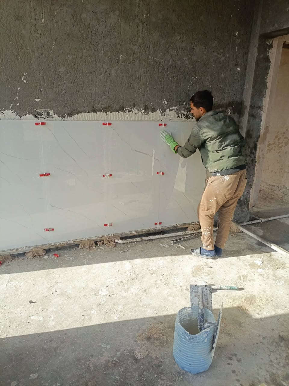 لباخ خلف سراميك  جص بورك واجهات متفرغ ..حالياً ***********
