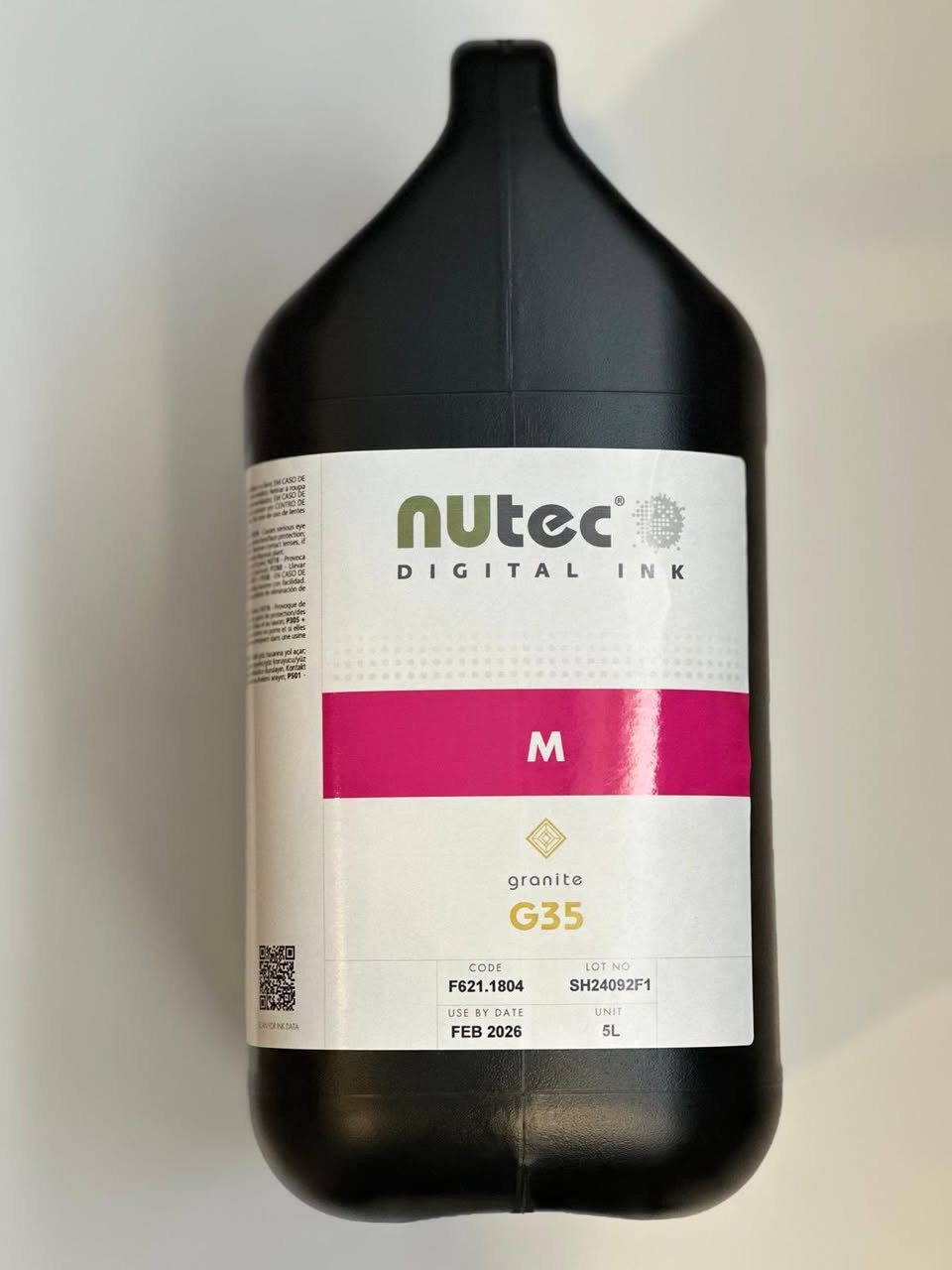 احبار ايكو سولفنت نيوتك  العالميه صنعت وفحصت بأجود المختبرات العالميه حاصله على شهاده الجوده لمده 15 سنه متتاليه صديقه للبيئه دون روائح كفائه عاليه ثبات وبريق على الفلكس والبنر فلكس عالي جدا تعمل للروؤس كونيا  مينولتا 1024i و 512للاستفسار إعلانات الحكيم ***********
