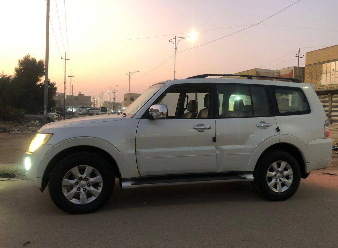 السلام عليكم
باجيرو حبتور 2009
السياره كفاله عامه ماعدا شي بسيط مذكور بالسونار موجود بالصور رقم بغداد تحويل مباشر 
السياره فول مواصفات
فتحة سقف
تحكم ستيرن
كشنات كهرباء
مري شفط
سيستم صوت + دمام خلفي 
منضومة زنون جديده
تدفئه تبريد شغال 3 قطع
7 راكب
مكان السياره البصره قضاء المدينه
السعر 130 وبيه مجال بسيط
للتواصل والاستفسار  ***********
