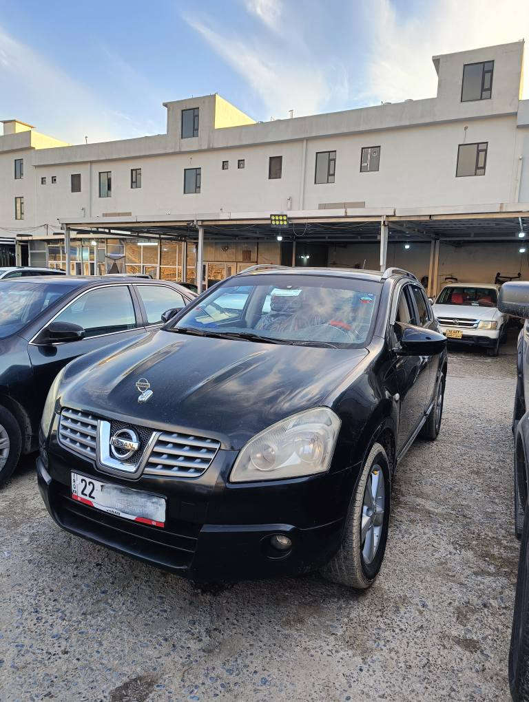 نیسان قاشقای 2010 سێ چارچە بێ ناوگرتن 
سعر تەنها 75 ورقە 4 ورقەش غرامە 
سیارەکە گێر و مکینەی کرولای بو بەستراوە 
لە تحویل غرامە برانەوە بەشەرت لە دهوکم 
واتساب کورک *********** دهوك, العراق
