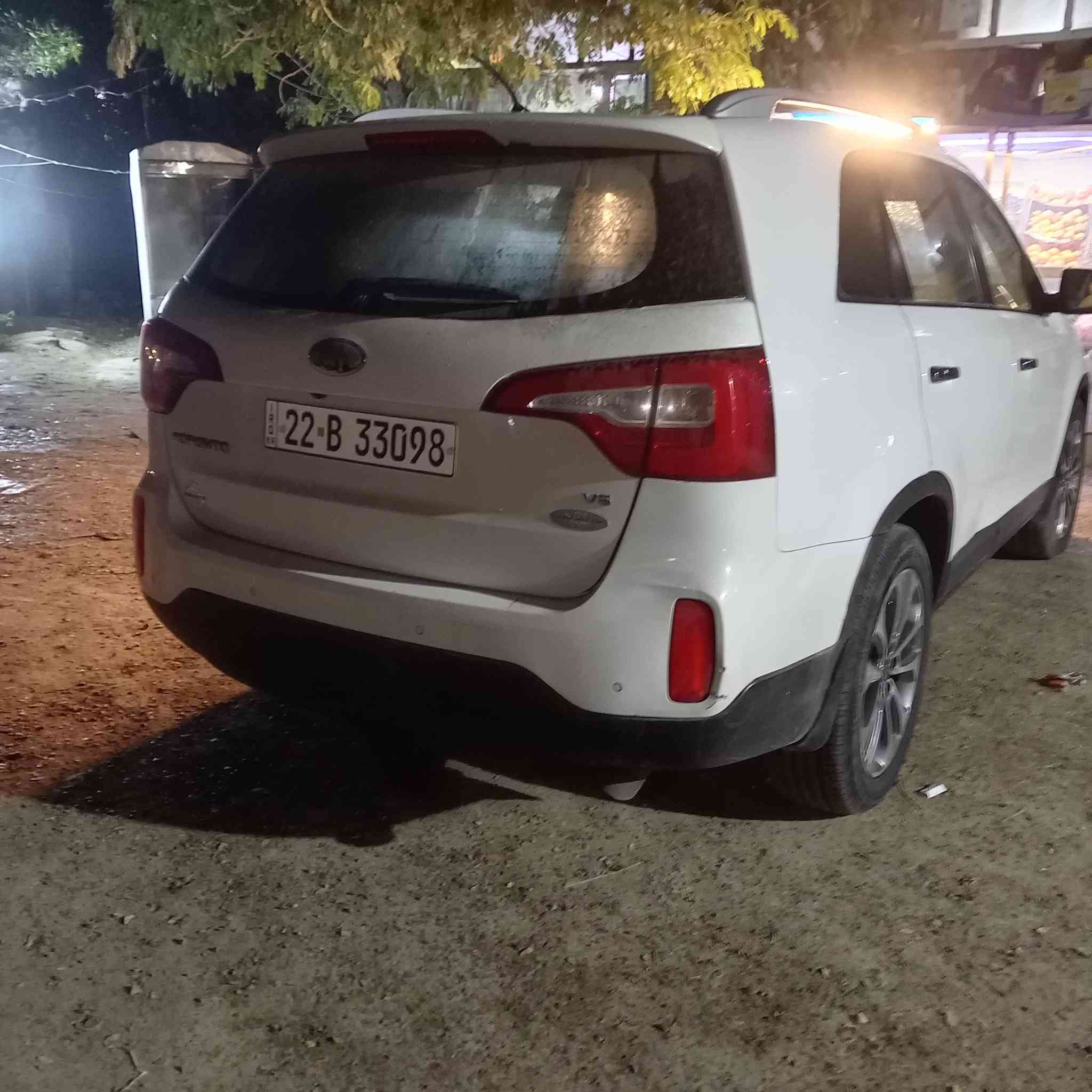 سلام عليكم كيا سورنتو خليجي(كويتي) موديل 13 شكل ل15 سته سلندر سبعه راكب  فول مواصفات ماعده الفور ويل كفاله عامه ما عدا بارد قليل السونار مرفق  رقم ربيل الدولي العنوان بغداد اليوسفيه هاتف ***********  /*********** موجود واتساب بالرقمين
