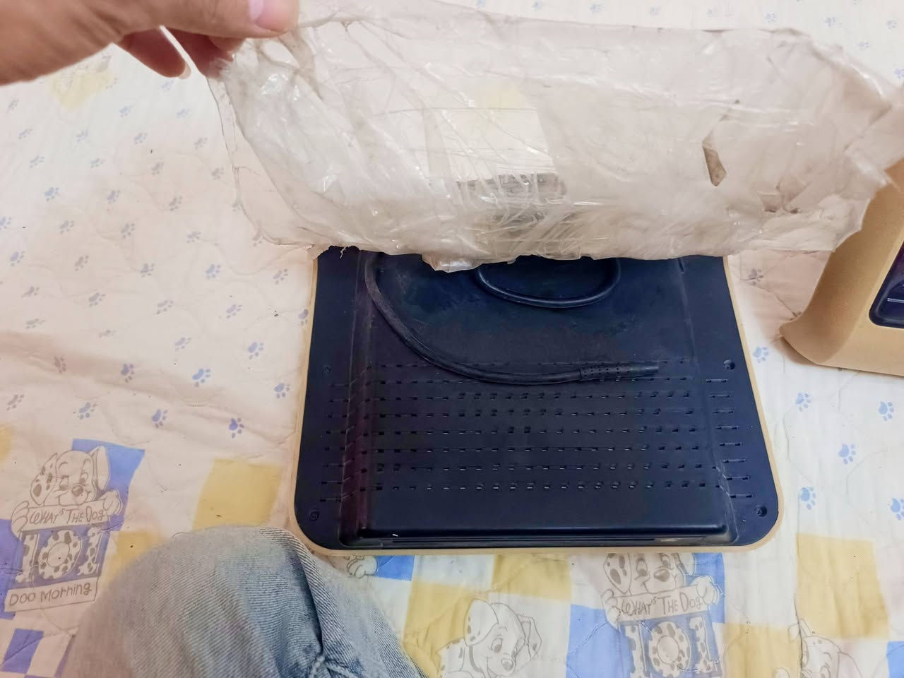 شاشات للبيع جددد الاصليات ***********
