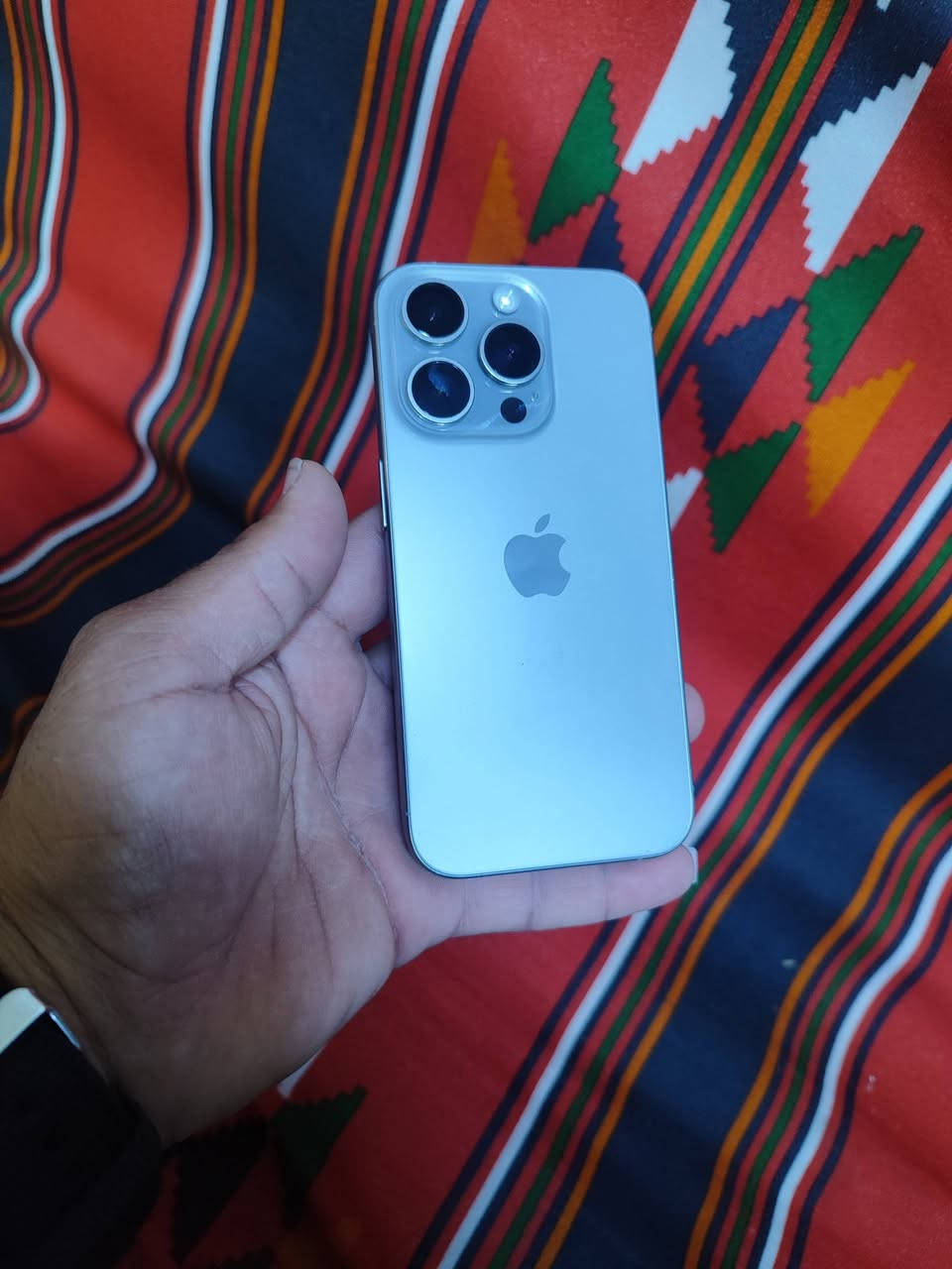 سلام عليكم ايفون ١٥ برو شرق اوسط كل غراضه متوفره جهاز نضيف حيل بطاريه ٨٧ ذاكره 256
مكفووول من كلشي للبيع ب٨٢٥
***********
