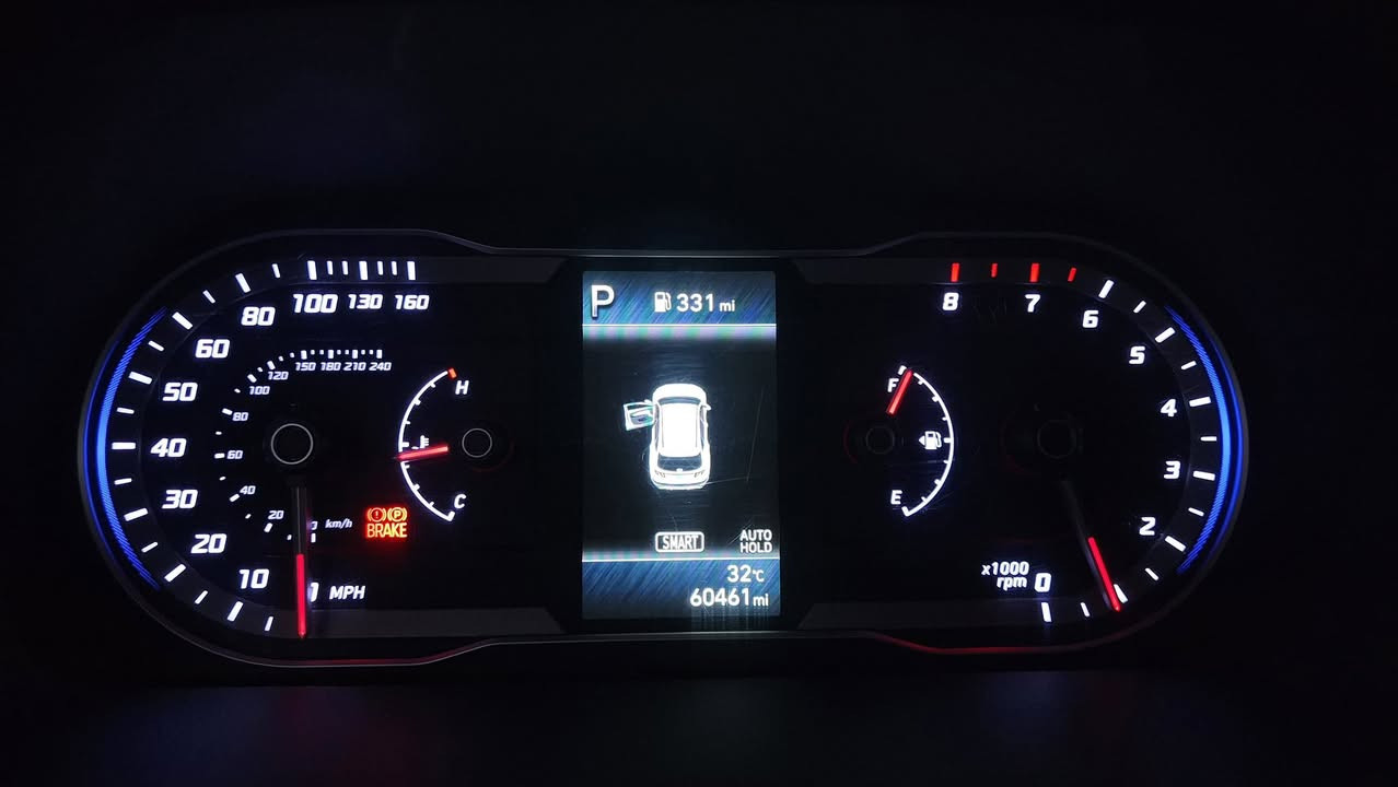 هيونداي توسان SEL 2022 وارد امريكي
•  محرك 2500 GDI MPI اقتصادي و كير 8 سرع
•  نظام مراقبة النقطة العمياء (Blind-Spot)
•  رادار امامي والتنبيه من حركة المرور الخلفية (رادار خلفي)
•  نظام تحديد المسار و محافظة على المسار (lane assist system)
•  كروز تفاعلي (Adaptive Cruz control)
•  ​تشغيل ذكي (بصمة) وتشغيل عن بعد.
•  ​تدفئة في المقاعد الأمامية.
•  ​كرسي السائق كهربائي مع التحكم بأسفل الظهر.
•  ​نظام التبريد قطعتين 
•  عليها منظومة غاز zavol ايطالية حكومية رسمية مع ورقتها الصفراء شد جديد
•  (اندرويد اوتو و ابل كار بلي) Android auto & Apple carplay wireless 
و باقي المواصفات المعروفة للتوسان، سيارة نظيفة و نصبتها حلوة و مناقصها شي، حادثها جانبي مذكور بالصور نفس القطع معدلة عالبارد
١٨٠ و بيها مجال جدا بسيط للشراي
***********
***********
