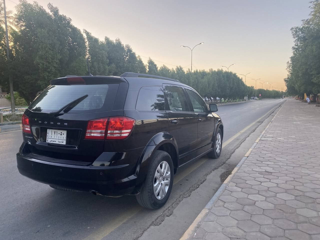 السلام عليكم للبيع او المراوس دوج جورني ٢٠٢٠ اربعه سلندر ٧راكب سياره حلوه وجاهزه مابها كل نقص منظومة زنون حادث خفيف فقط جاملغ وبداية البنيد رقم قادسيه مكان السياره بالكوت السعر ١٤٥ وبيها مجال للاستفسار الاتصال على الرقم ***********
