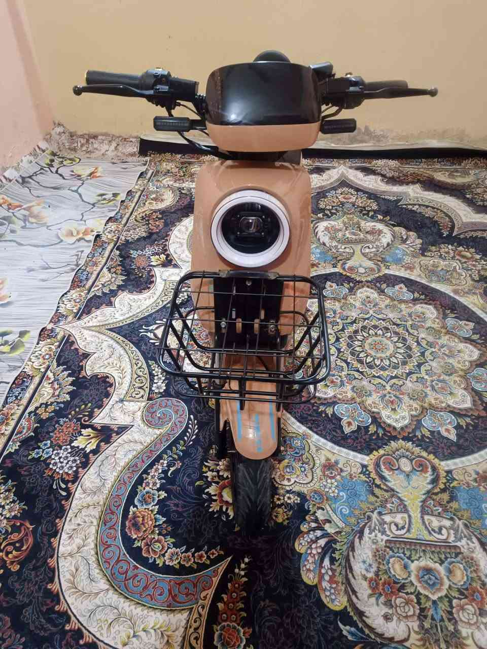 السلام عليكم
دراجه ار 9 مديل 26 الحديث 
5 بطاريات حجم كبير 32 امبير وينلي الاصلي 
4نمر سرعه 109 سرعه حقيقيه 70 
كهربائيّة كلهه شغاله لايت عالي وناصي دبل اشاره اشاره يمنه ويسره وهورن وبلوتوث دراجه مكفوله كفاله عامه حته من الزلغ تجي وشوف بعينك ستخدام 20يوم فقط وياها سويجين وبصمه وكارت وشاحنه الاصليه 
السعر  500 وبيها مجال قليل حك الجيه  واتساب ***********
عنوان بصره امن الداخلي قرب حسينيه اصحاب الكساء
