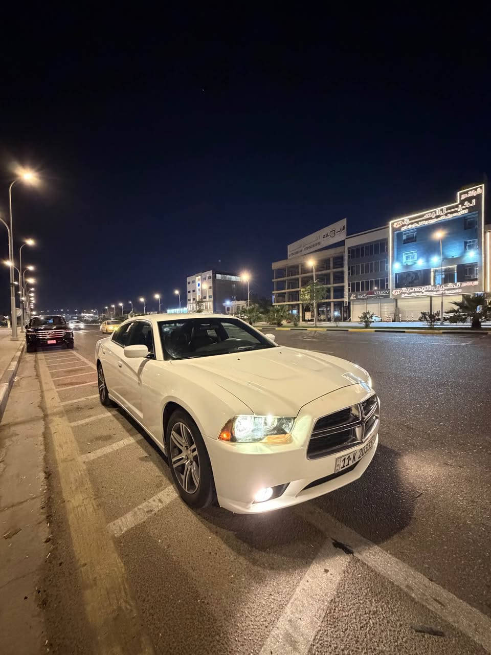 السلام عليكم جارجر 2013 كنديه كفاله عده جاملغ خلفي صبغ بدون ضربه ومعجون
بأسمي سنوية مامنتهيه رقم جديد 
مكان السياره البصره الاصمعي 
سعر السياره 173 ومجال بسيط 
*********** البصرة, العراق
