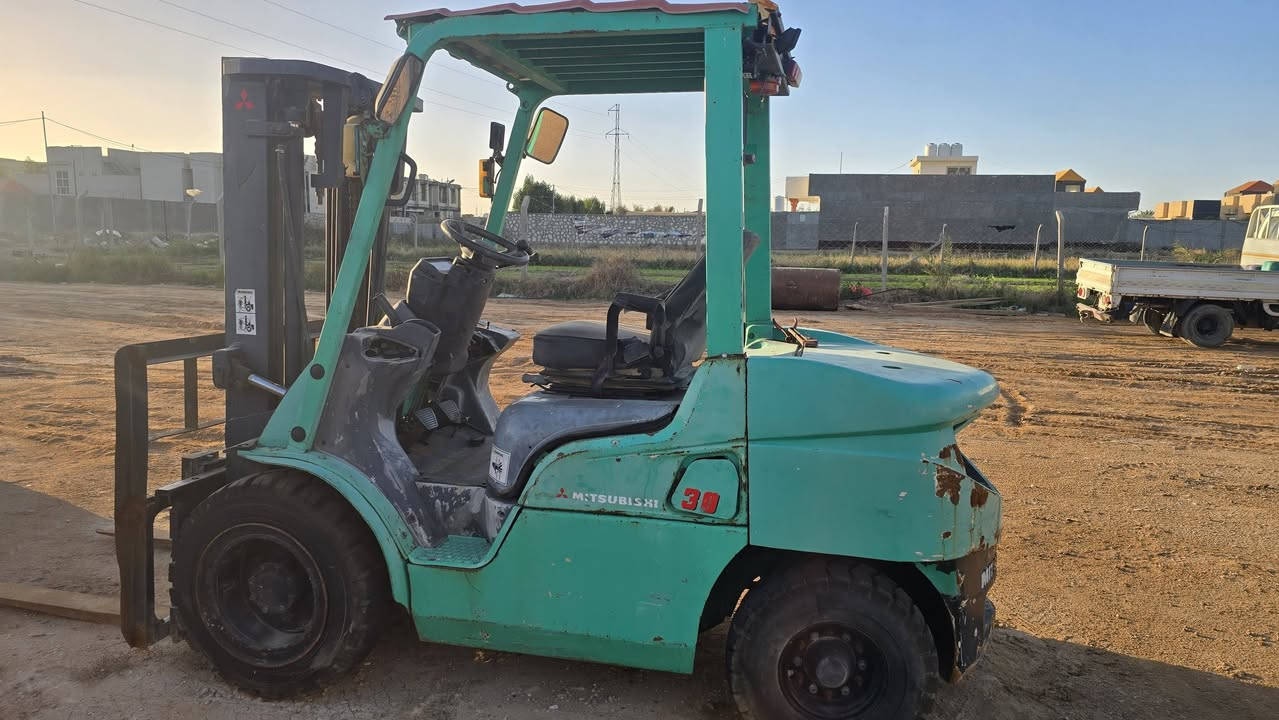 سلام عليكم رفعة شوكية مسبوشي للبيع
مديل 2018     
3 طن 3 حركات جاهزة للعمل  جب ناصي نضيفة 
مكاني كربلاء قرب حي الصناعي  
مكينة نضيفة جاهزة للعمل 
***********
