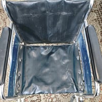 عربانة • نضيفه • بدون مشاكل