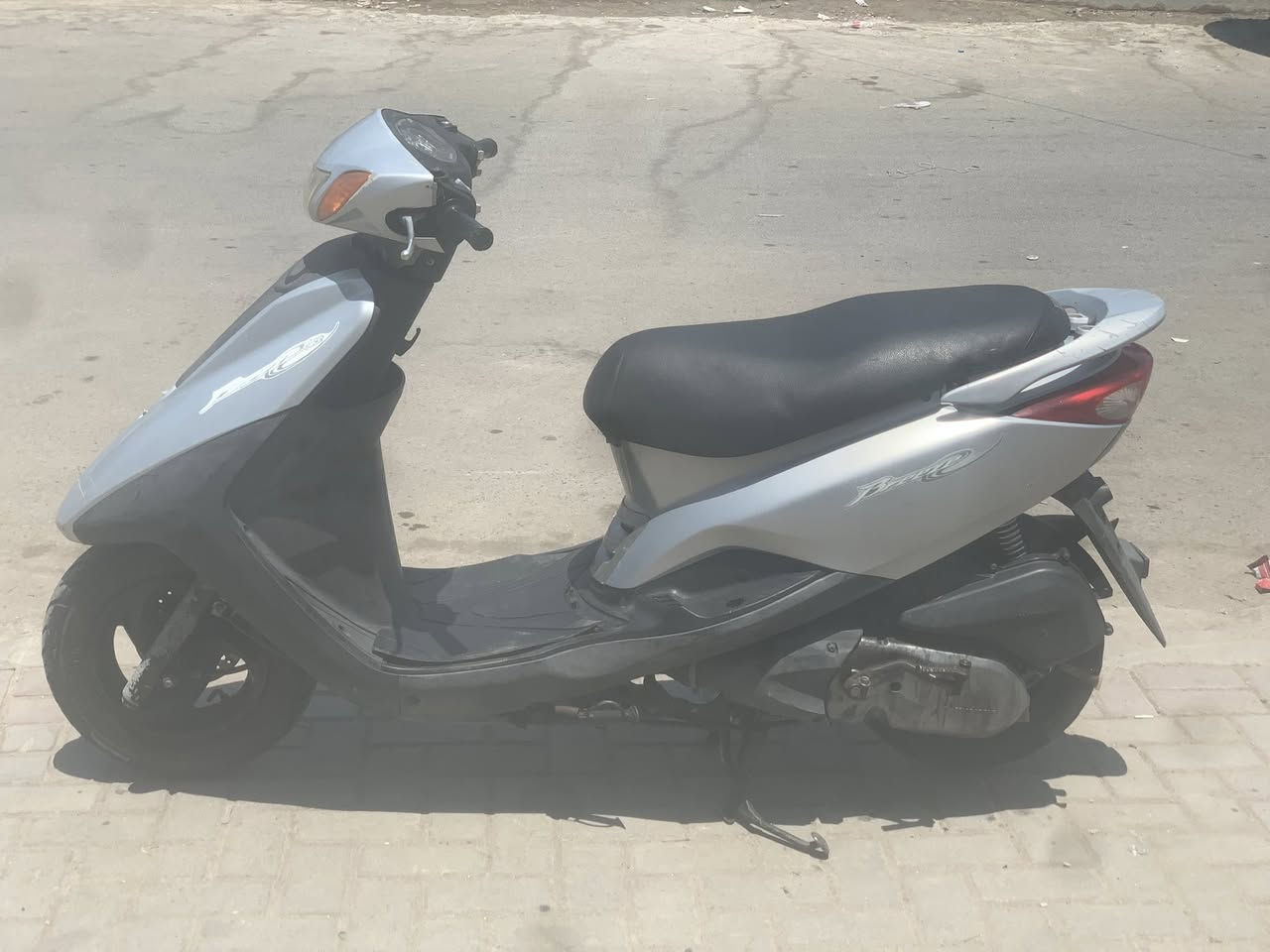 بريز للبيع كفالة عامة دراجة صال اقل الشهر نزلتها رمبة لون موضح بلصوره  كل نقص مابيه  دراجه مال ربه  خيرمن الله مكينه مامفتوح مكاني بغداد  الاستفسار ***********
