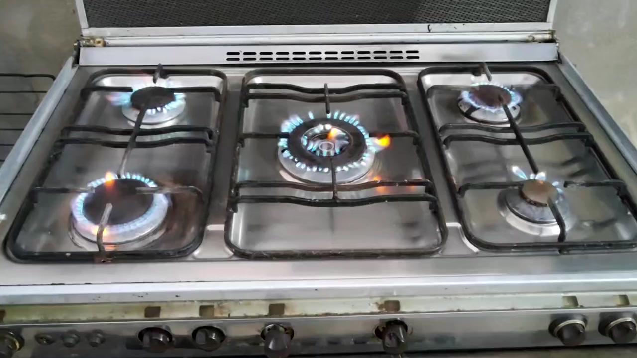 طباخ گريازي للبيع السعر 125 الشراي يتصل أو يجي خاص
***********
